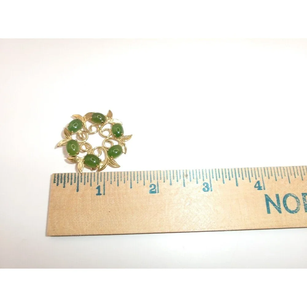 Green Gemstone Circle Pin Brooch w/ Leaves 12K Gold Filled Signed CC? 1.25 inch